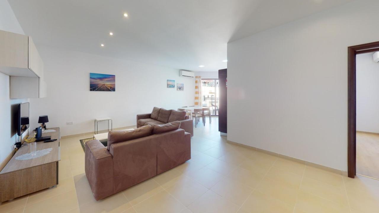 Spacious 2 Bedroom Apartment In Sliema Ngoại thất bức ảnh