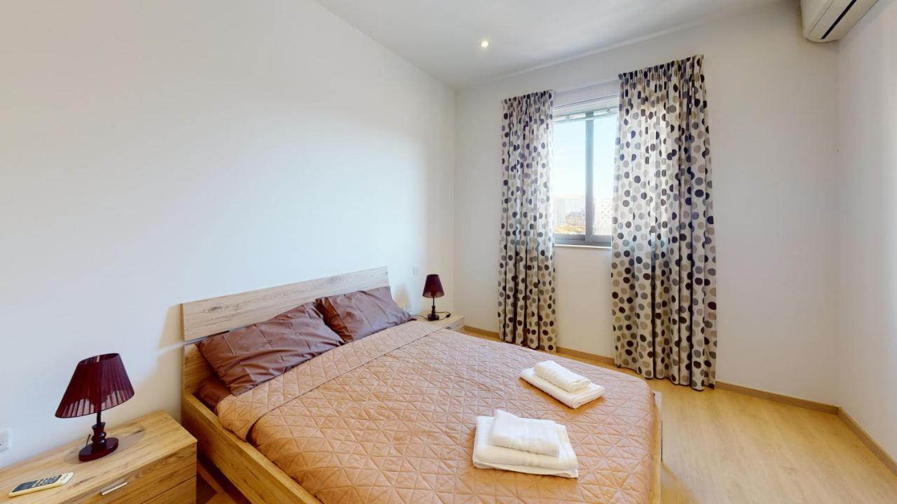 Spacious 2 Bedroom Apartment In Sliema Ngoại thất bức ảnh