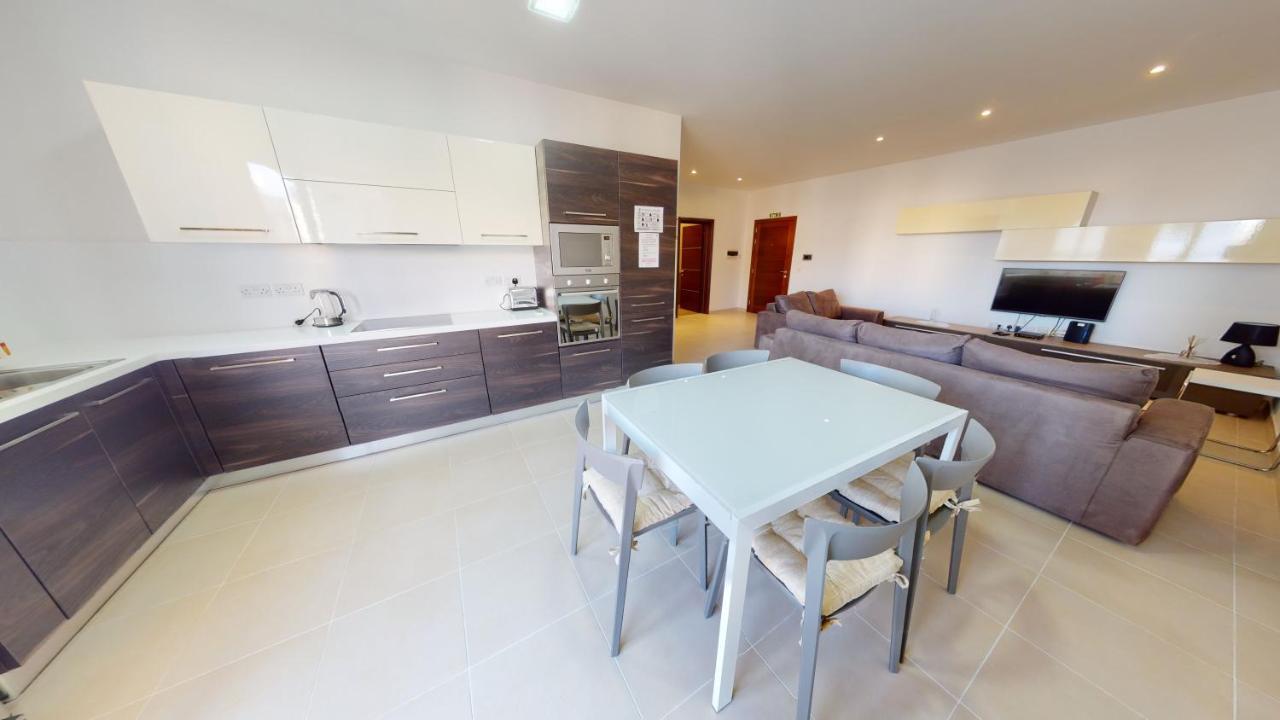 Spacious 2 Bedroom Apartment In Sliema Ngoại thất bức ảnh